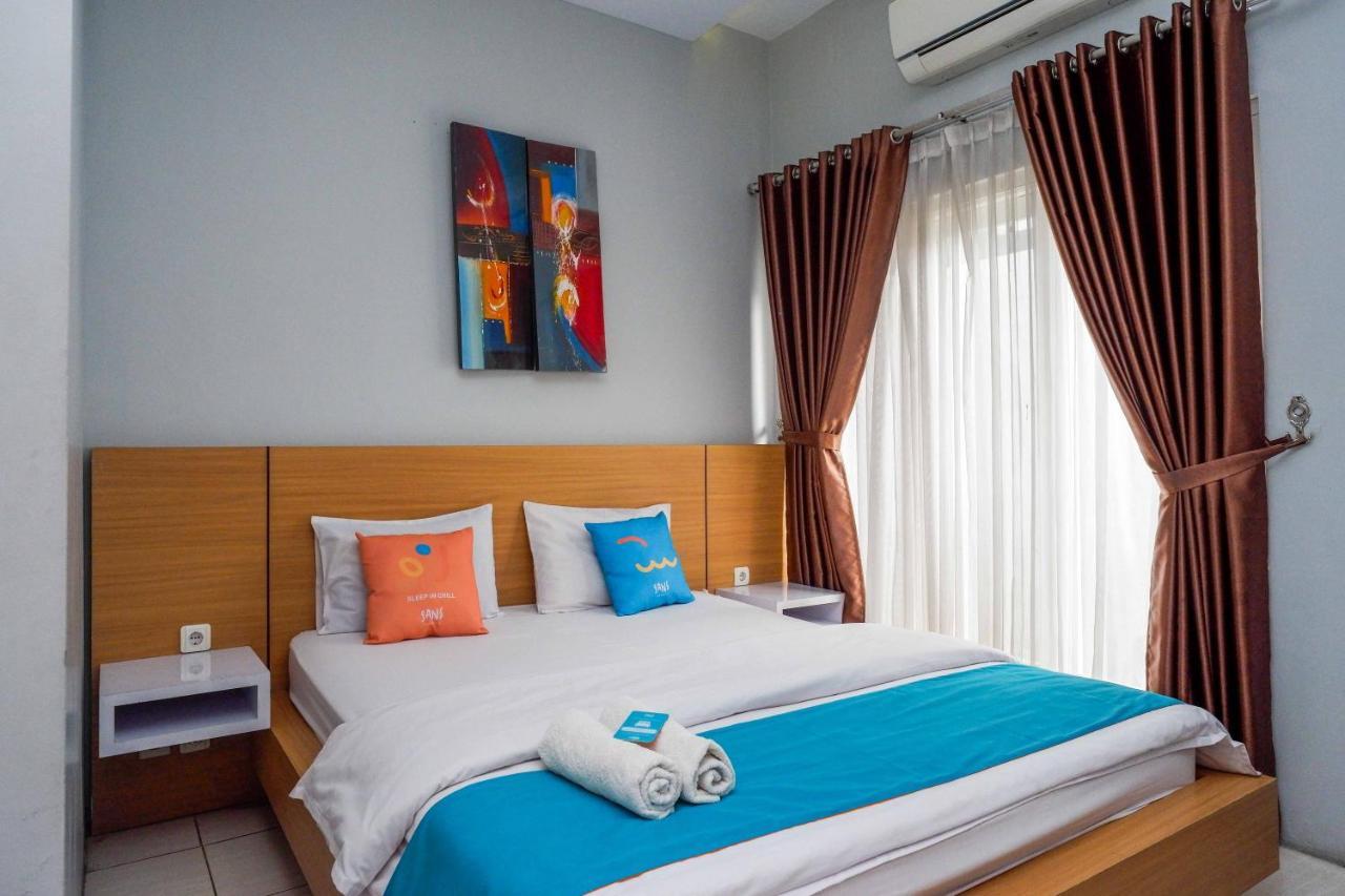 Sans Hotel Absari Yogyakarta Jarakan Exterior photo