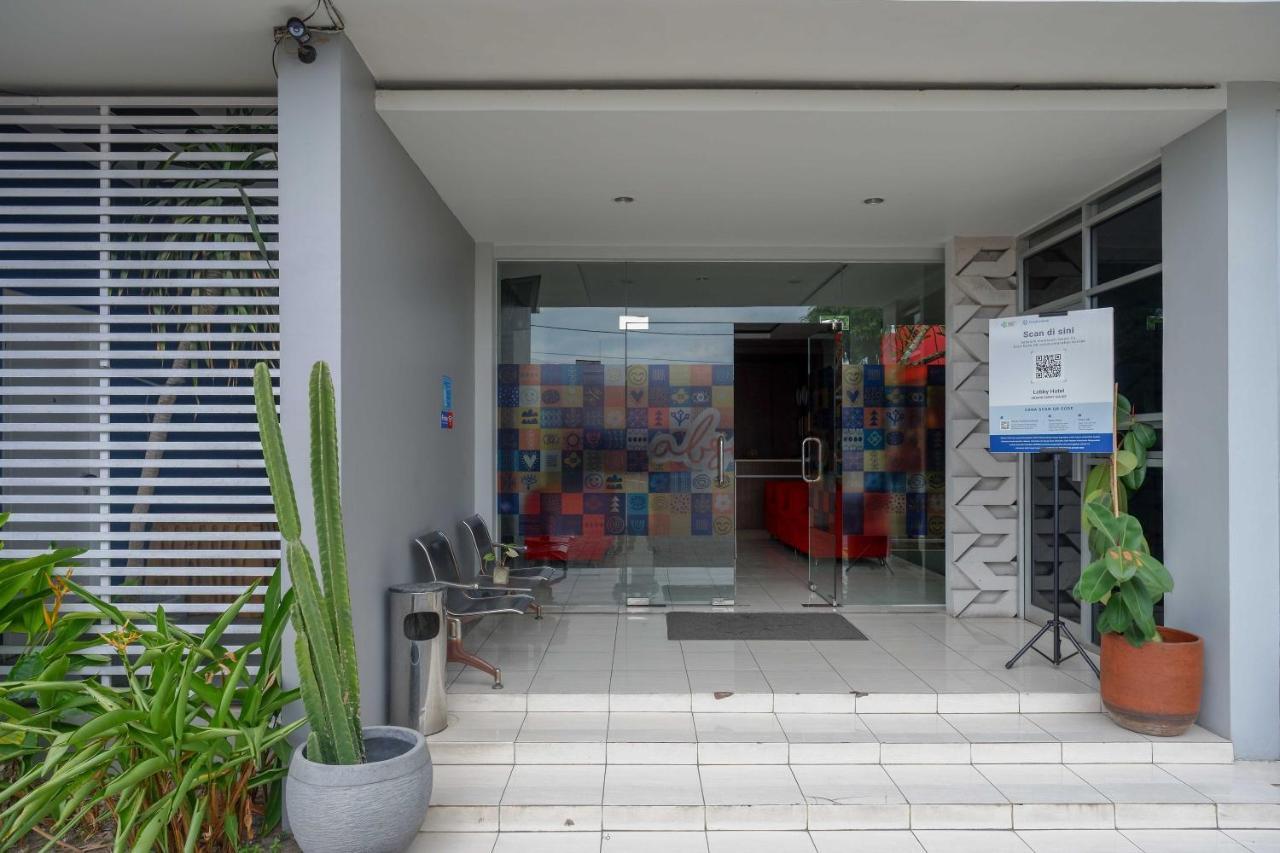 Sans Hotel Absari Yogyakarta Jarakan Exterior photo